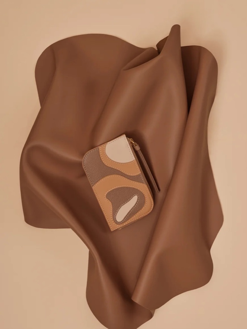 polène atla card holder in trio camel - Picture 3 of 11